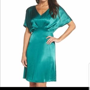 chelsea28 emerald green batwing sleeve dress